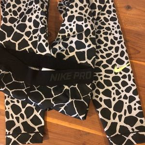 Nike pro leggings
